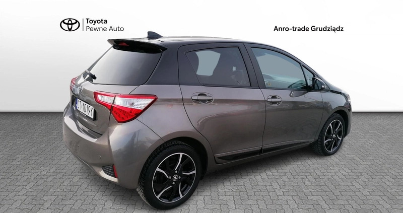 Toyota Yaris cena 59900 przebieg: 34622, rok produkcji 2017 z Grudziądz małe 211